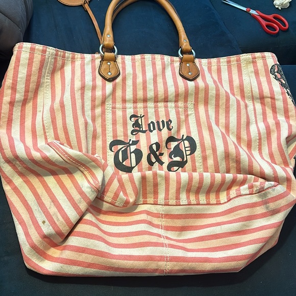 Juicy Couture Canvas Tote with makeup bag - Picture 12 of 17